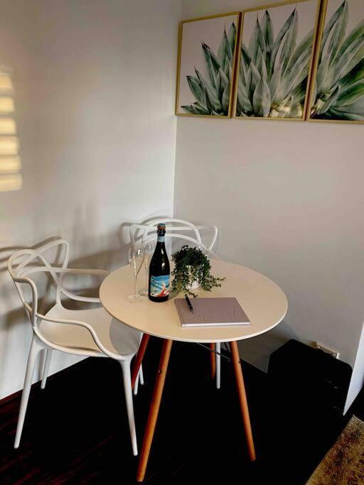Appartamento Chic Rose Bay Pad With Huge Outdoor Sunny Balcony Sydney